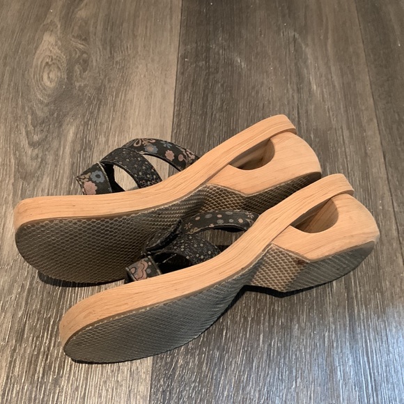 Sketchers sandals size 7/7.5 - Picture 3 of 4